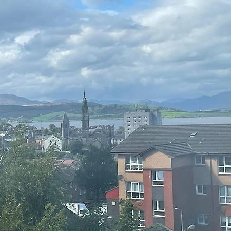 Spacious One Bedroom Flat, Entire Property. Greenock Kültér fotó